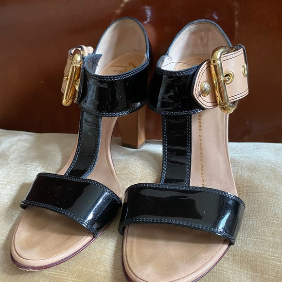 Black patent leather and tan T-strap  sandal - Picture 12 of 14